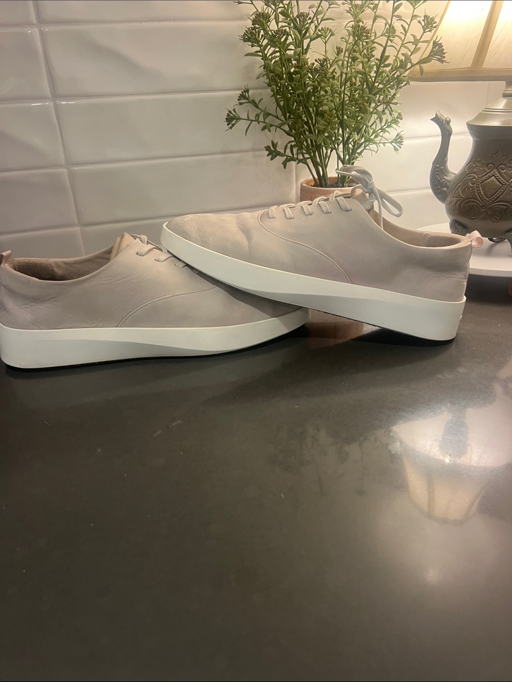 Wolf &Shepherd cruise low leather no insoles . Great condition